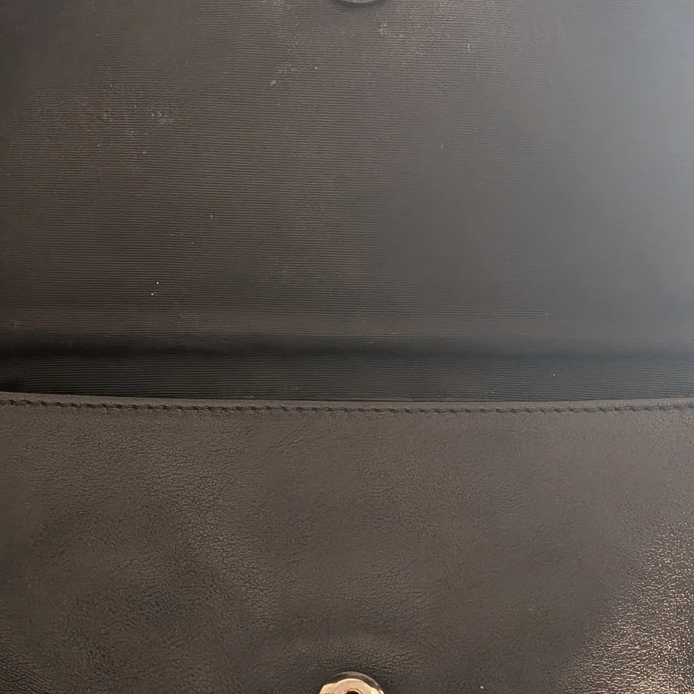 Coach Gallery Black Wristlet - Picture 2 of 6